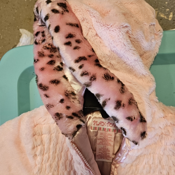 Pink and Cheetah Faux Fur Jacket by Play Town Size 2t - Picture 5 of 8